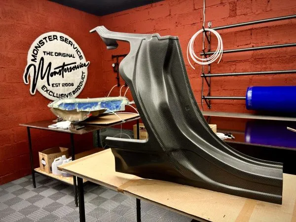 Rear quarter panel conversion kit from 370Z to Nissan RZ34