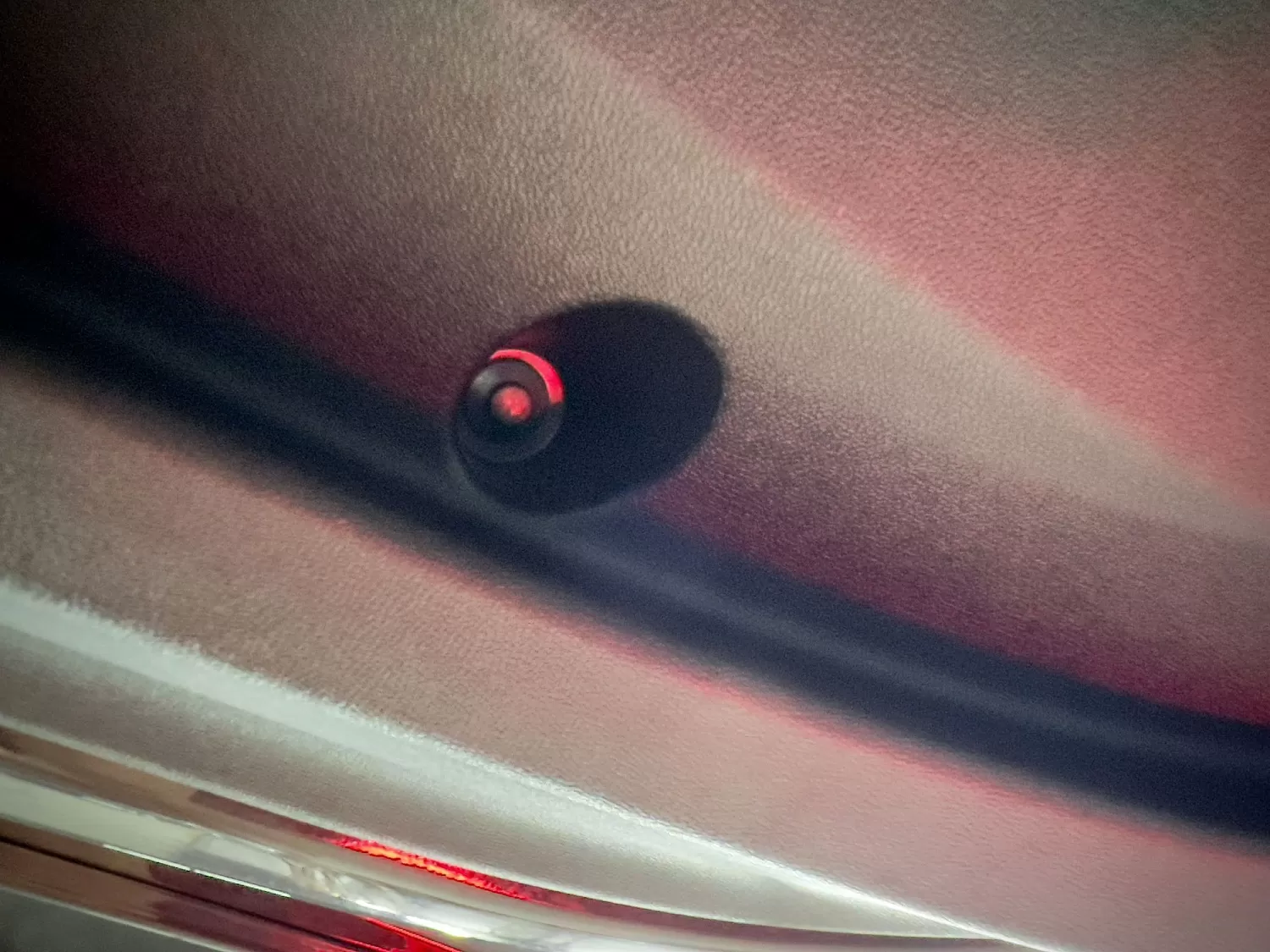 Installation process of spoiler Audi TT 