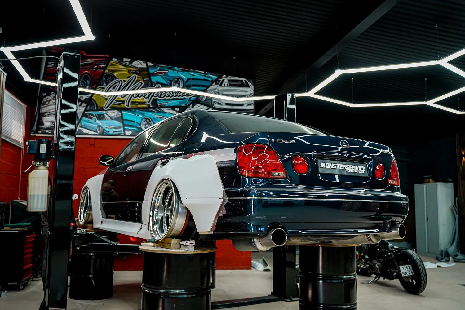 Video - Installation wide body kit Lexus GS160