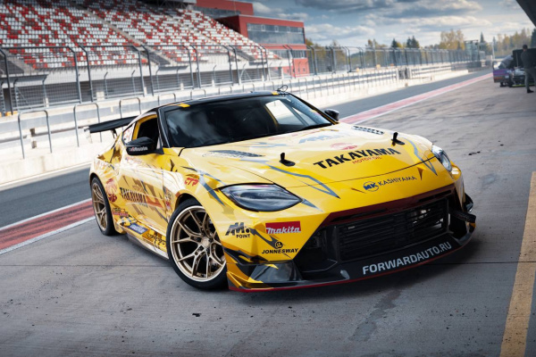Hood Nissan RZ34