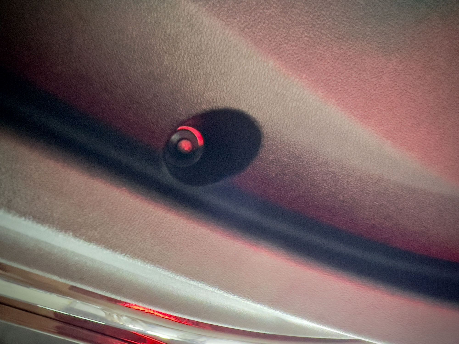 Installation process of spoiler Audi TT 